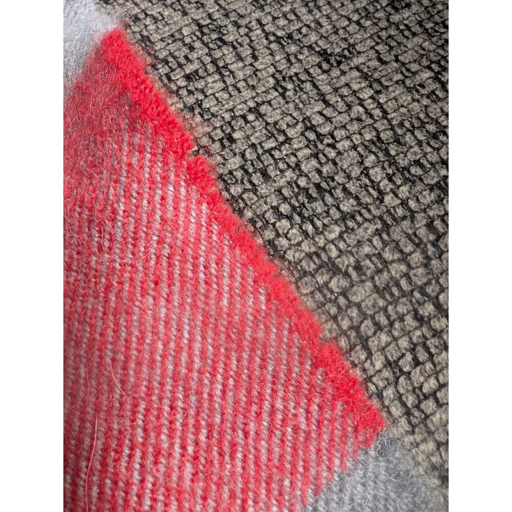 Lochcarron Of Scotland Fringed 100% Lambswool Tartan Plaid Scarf Grey Red